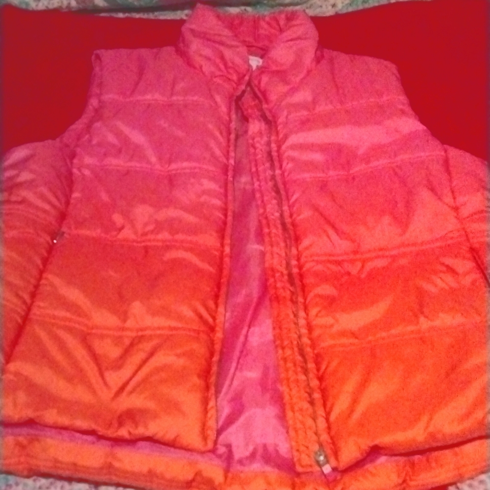 Beautiful Liz Claiborne puffer vest.